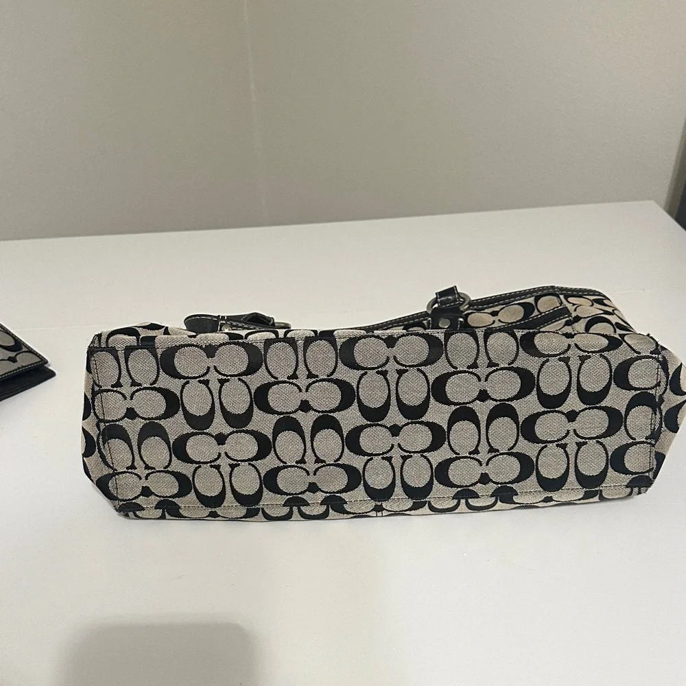 Coach Black and Cream Signature Tote and Wallet Set - Picture 6 of 16